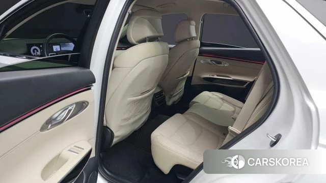 Genesis GV70 2024 Белый из Кореи, фото 2