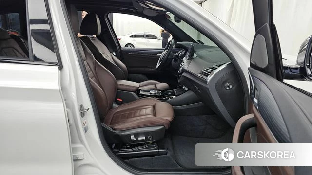 BMW iX3 2023 Белый из Кореи, фото 2