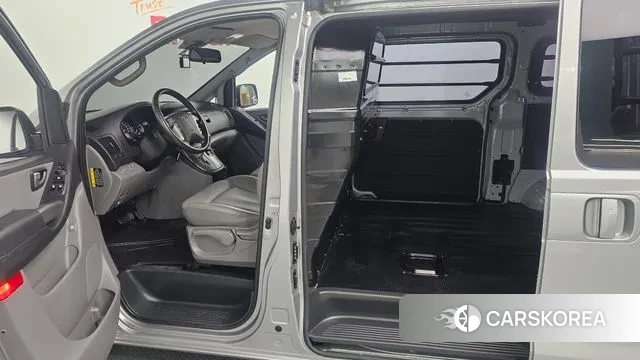 Hyundai The New Grand Starex 2019 Серебристо-серый из Кореи, фото 2