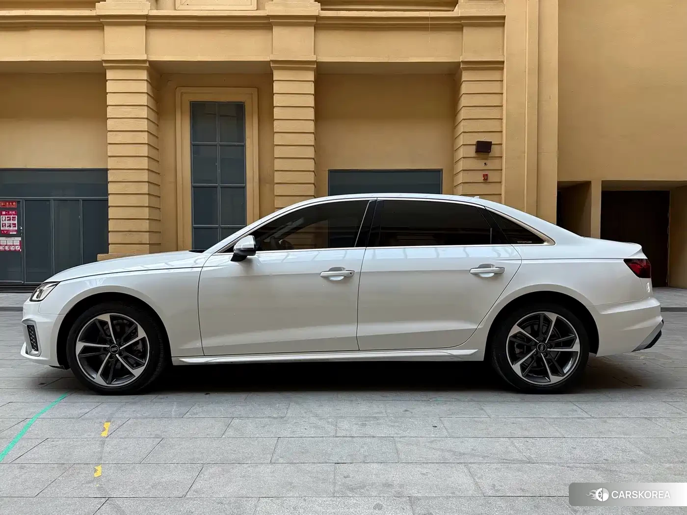 Audi A4L 2024 Белый из Китая, фото 2