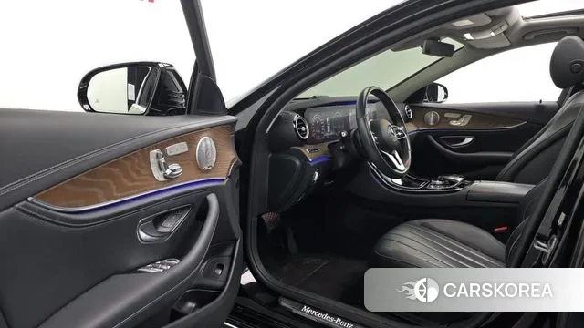 Mercedes-Benz E-Class W213 2020 Черный из Кореи, фото 2