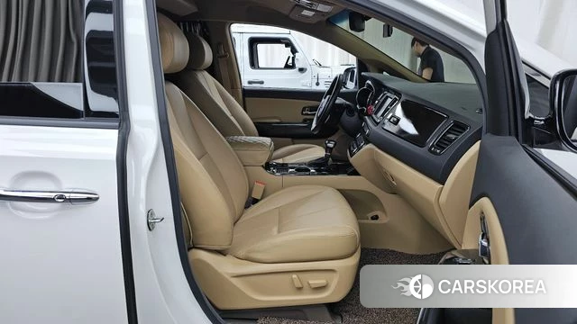 Kia The New Carnival 2018 Белый из Кореи, фото 2