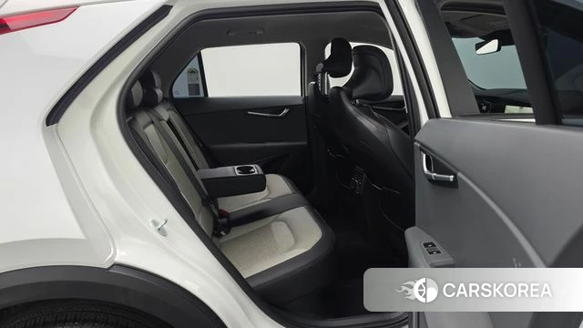 Kia Di Ol Nu Niro 2025 Белый из Кореи, фото 2