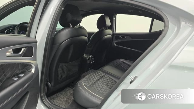 Genesis G70 2019 Серебристо-серый из Кореи, фото 2