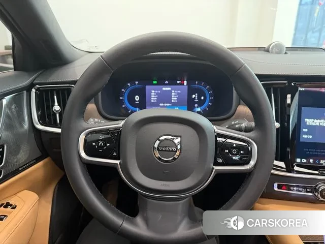 Volvo S90 2024 Белый из Кореи, фото 2