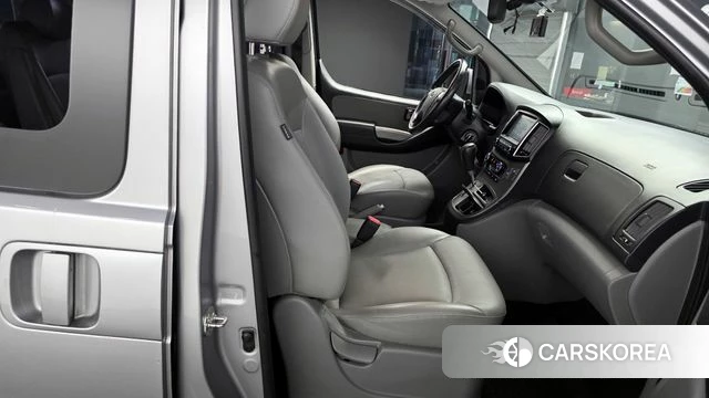 Hyundai The New Grand Starex 2018 Серебряный из Кореи, фото 2