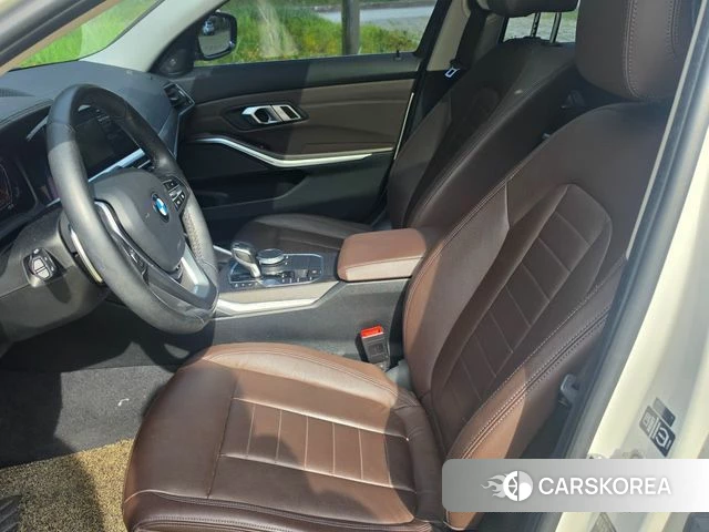 BMW 3 Series (G20) 2019 Белый из Кореи, фото 2