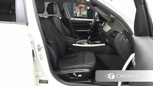 BMW 1 Series (F20) 2018 Белый из Кореи, фото 2