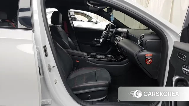 Mercedes-Benz A-Class W177 2022 Белый из Кореи, фото 2