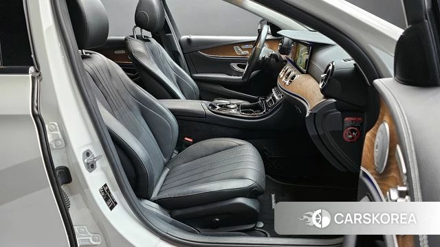 Mercedes-Benz E-Class W213 2019 Белый из Кореи, фото 2
