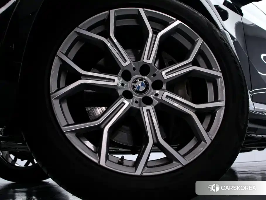 BMW X7 2024 Черный из Китая, фото 2