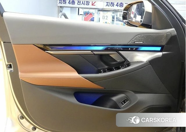 BMW 5 Series (G60) 2026 Серебристо-серый из Кореи, фото 2