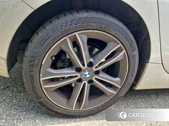 BMW 1 Series (F40) 2020 Белый из Кореи, фото 2