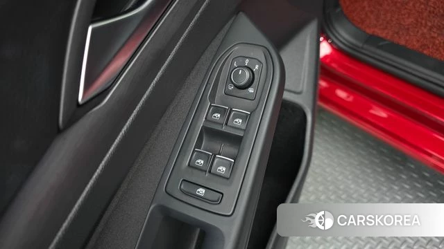 Volkswagen Golf 8th Generation 2022 Красный из Кореи, фото 2