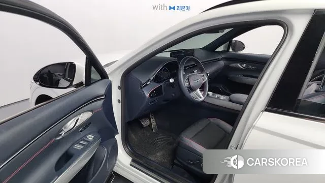 Genesis GV70 2023 Белый из Кореи, фото 2