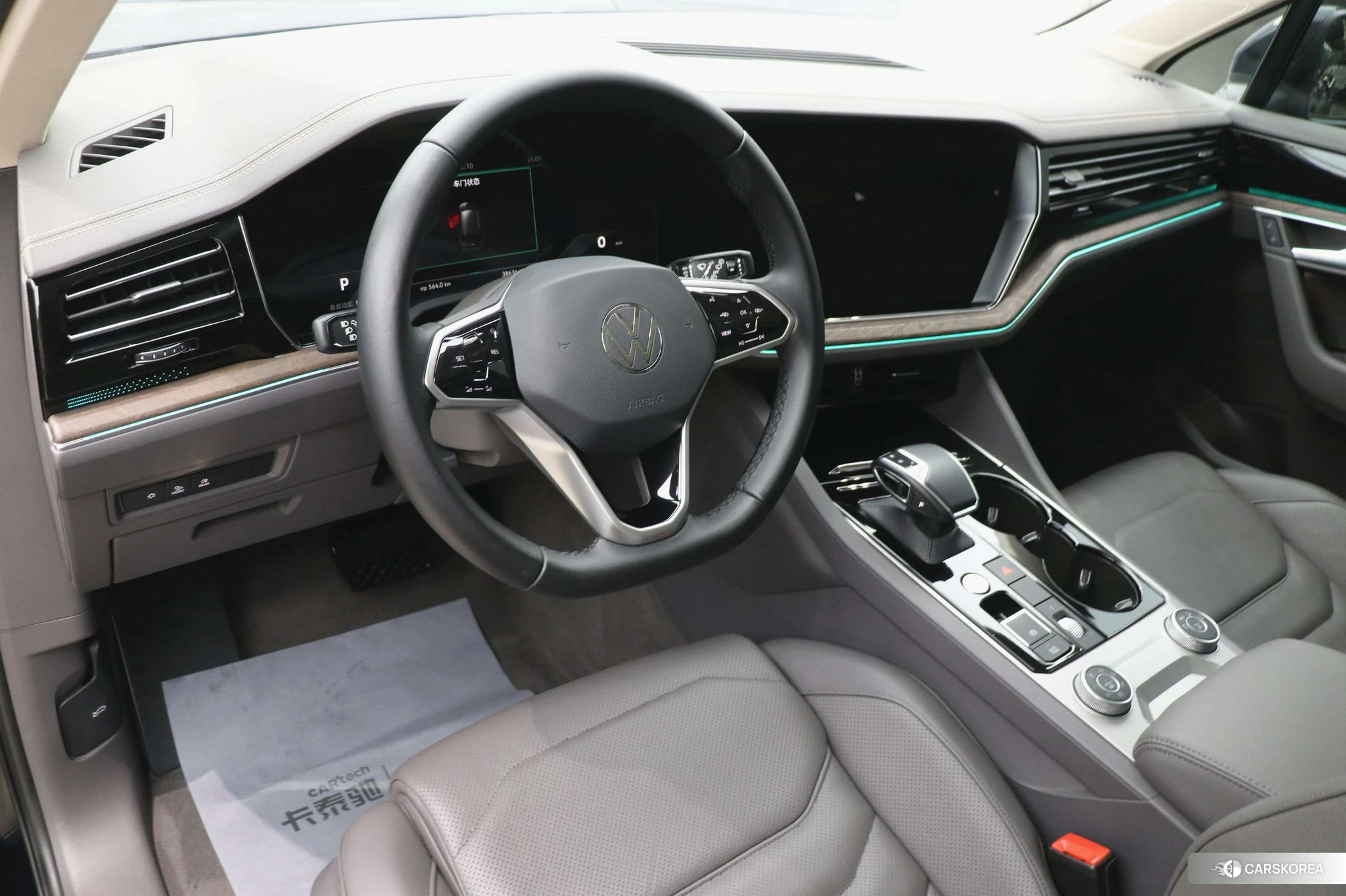 Volkswagen Touareg 2022 Черный из Китая, фото 2