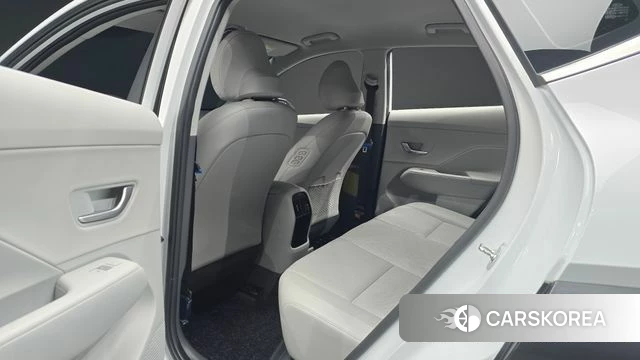 Hyundai Kona (SX2) 2024 Белый из Кореи, фото 2