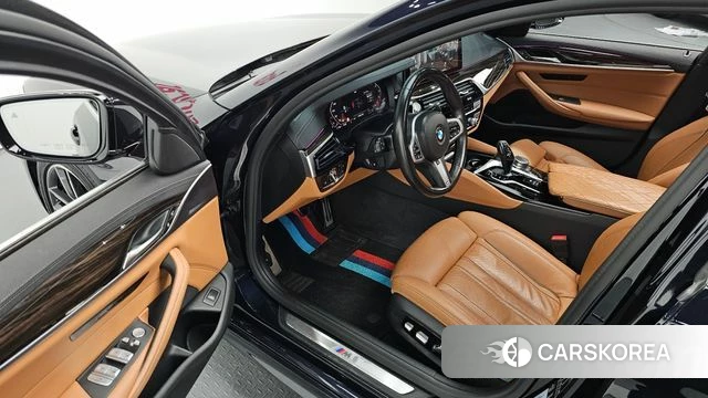 BMW 5 Series (G30) 2021 Черный из Кореи, фото 2