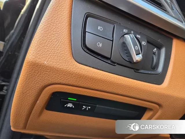 BMW 3 Series (F30) 2018 Черный из Кореи, фото 2