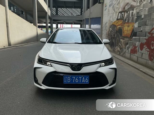 Toyota Corolla 2021 Белый из Китая, фото 2