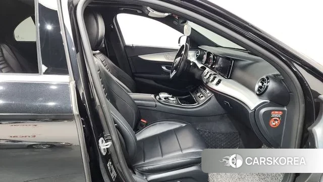 Mercedes-Benz E-Class W213 2020 Черный из Кореи, фото 2