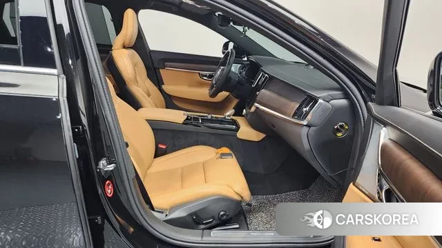 Volvo S90 2021 Черный из Кореи, фото 2