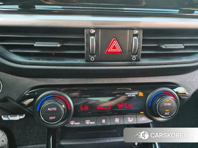 Kia The New K3 2nd generation 2024 Коричневый из Кореи, фото 2