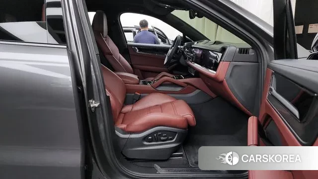 Porsche Cayenne (PO536) 2025 Серый из Кореи, фото 2