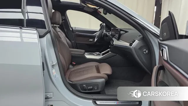 BMW 4 Series (G22) 2024 Цвет галактики из Кореи, фото 2