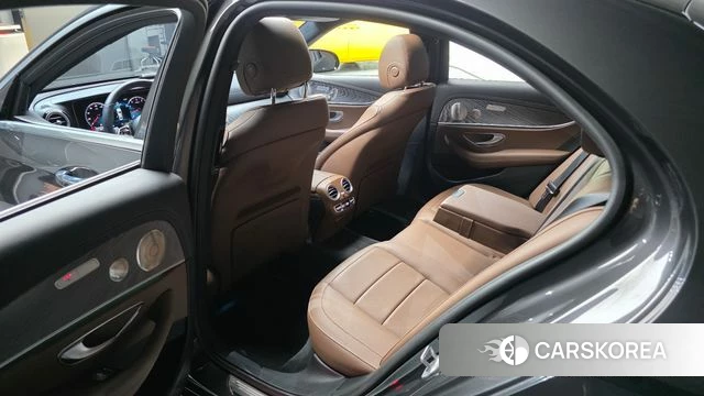 Mercedes-Benz E-Class W213 2022 Серый из Кореи, фото 2