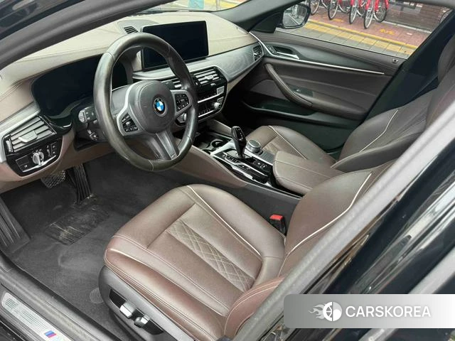 BMW 5 series PHEV 2021 Черный из Китая, фото 2