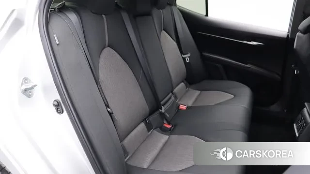 Toyota Camry (XV70) 2024 Серебряный из Кореи, фото 2