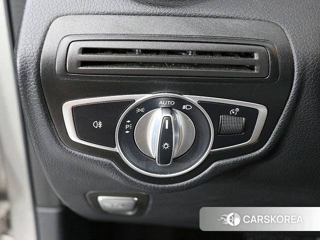 Mercedes-Benz GLC-Class X253 2020 Серебристо-серый из Кореи, фото 2