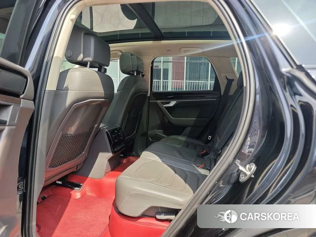 Volkswagen Touareg 2021 Черный из Китая, фото 2