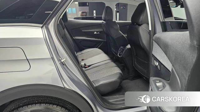 Peugeot 3008 second generation 2018 Серый из Кореи, фото 2