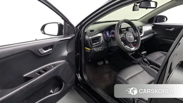 Kia Stonic 2018 Черный из Кореи, фото 2