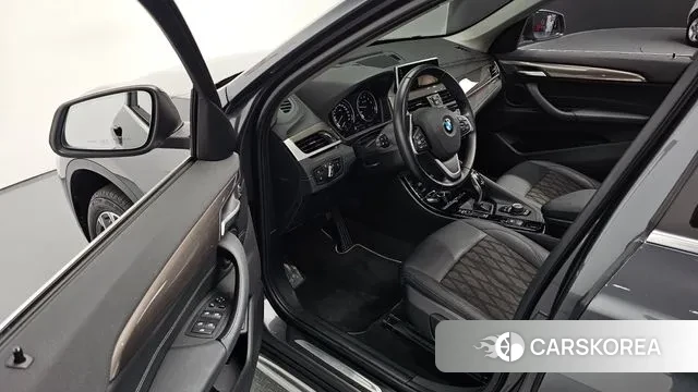 BMW X1 (F48) 2021 Серый из Кореи, фото 2