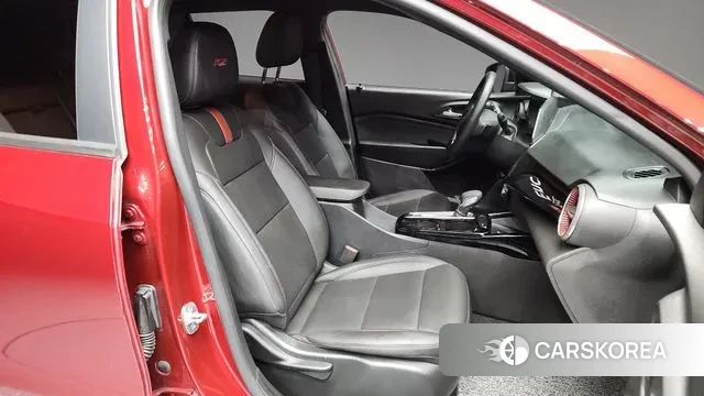 Chevrolet (GM Daewoo) Trax Crossover 2023 Красный из Кореи, фото 2