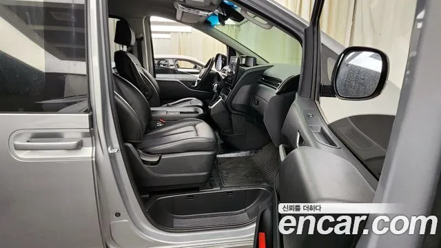 Hyundai Staria 2022 Серебристо-серый из Кореи, фото 2