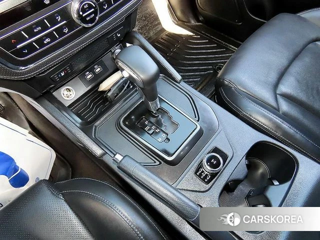 Ssangyong The New Rexton Sport 2023 Темно-зеленый из Кореи, фото 2