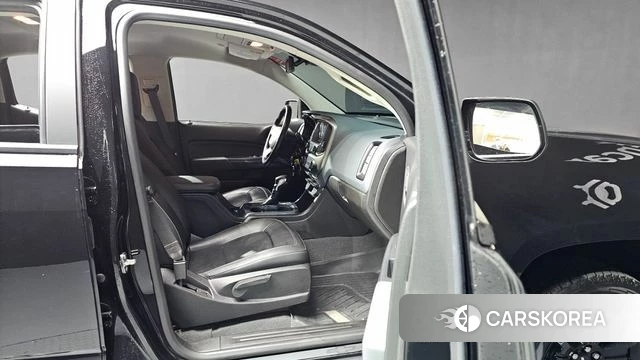 Chevrolet (GM Daewoo) Real New Colorado 2022 Черный из Кореи, фото 2