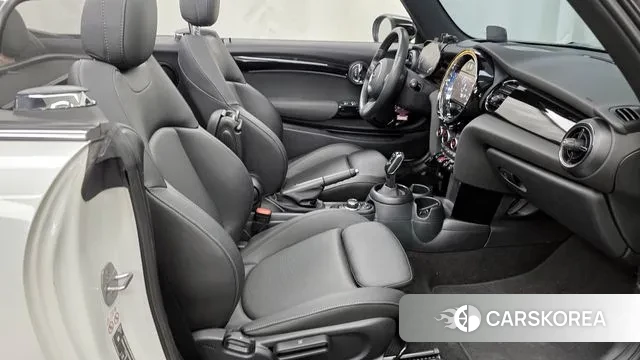 Mini Cooper Convertible 2023 Белый из Кореи, фото 2