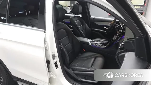 Mercedes-Benz GLC-Class X253 2021 Белый из Кореи, фото 2