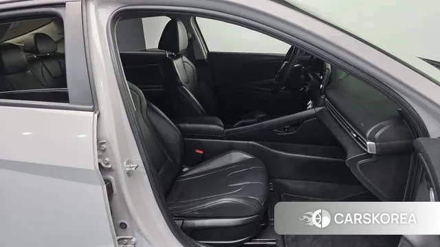 Hyundai Avante (CN7) 2022 Серебристо-серый из Кореи, фото 2