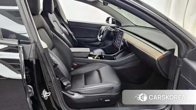 Tesla Model 3 2020 Черный из Кореи, фото 2