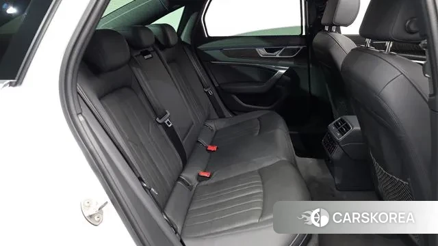 Audi A6 (C8) 2020 Белый из Кореи, фото 2