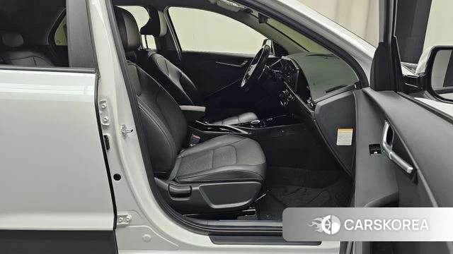 Kia Di Ol Nu Niro 2024 Белый из Кореи, фото 2