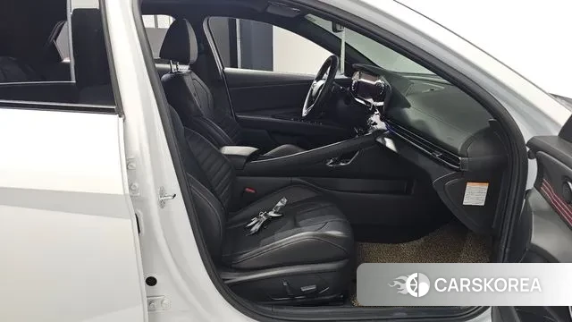 Hyundai The New Avante Hybrid (CN7) 2023 Белый из Кореи, фото 2