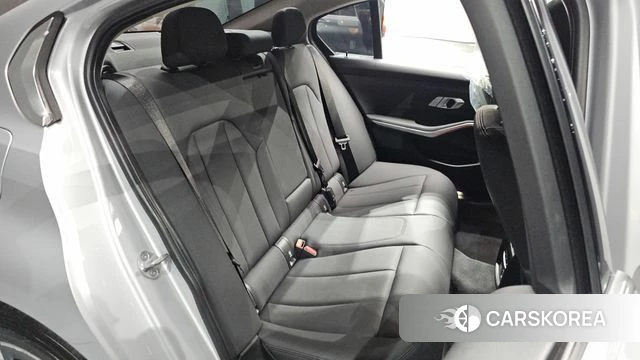 BMW 3 Series (G20) 2019 Серебристо-серый из Кореи, фото 2