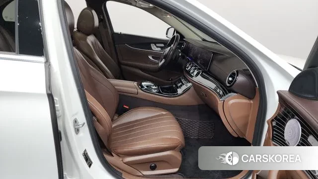 Mercedes-Benz E-Class W213 2020 Белый из Кореи, фото 2